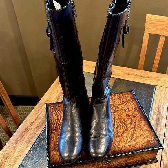 Beautiful Black Leather Enzo Angiolini Flat Boots Size 7.5 - Picture 2 of 6